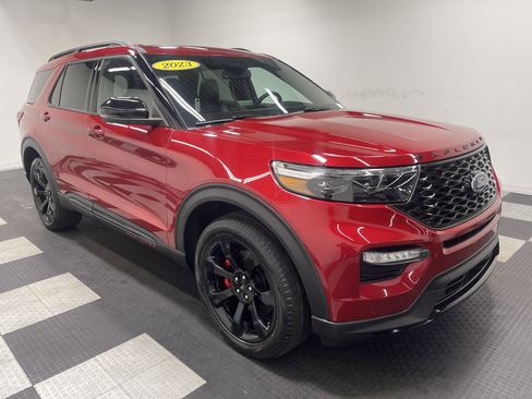 Used 2023 Ford Explorer ST w/ Equipment Group 401A image 6