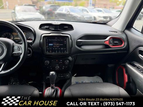 Used 2021 Jeep Renegade Trailhawk AWD/4WD image 24