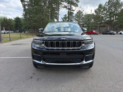 Used 2025 Jeep Grand Cherokee L Limited w/ Luxury Tech Group II AWD/4WD image 3