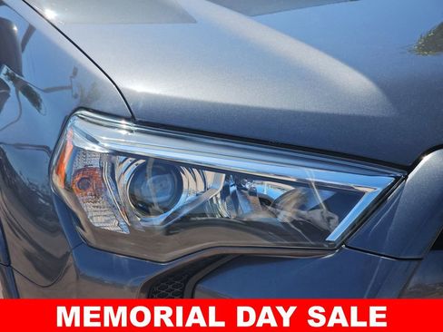 Used 2021 Toyota 4Runner SR5 Premium w/ Moonroof Package AWD/4WD image 33