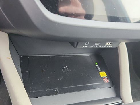 Used 2025 Subaru Forester Premium image 15