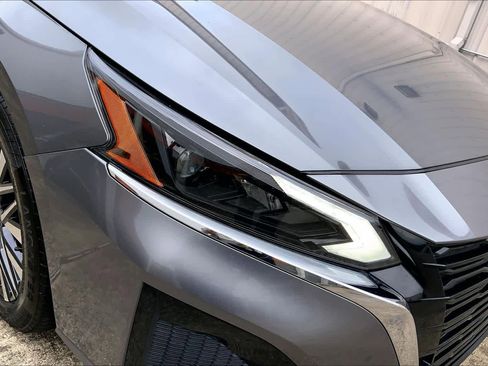 Used 2024 Nissan Altima 2.5 SV image 27