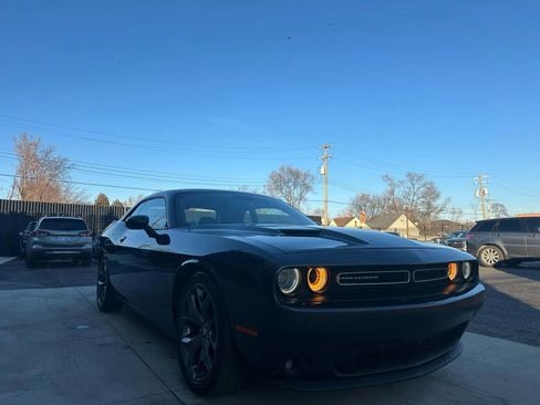 Used 2016 Dodge Challenger SXT Plus image 3