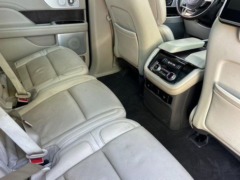 Used 2018 Lincoln Navigator L Reserve w/ Technology Package image 31