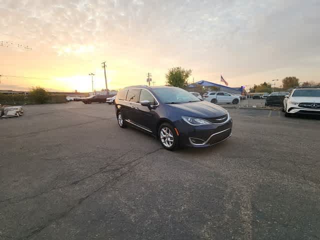 Used 2020 Chrysler Pacifica Limited FWD image 9