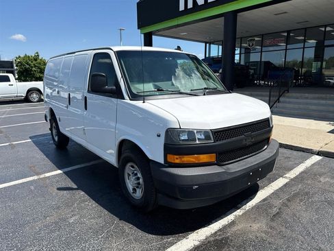 Used 2019 Chevrolet Express 2500 w/ Communications Package RWD image 2