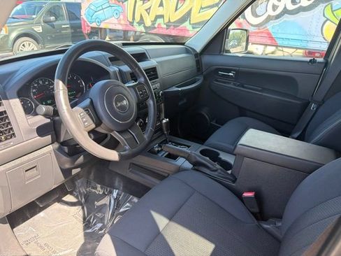 Used 2012 Jeep Liberty Sport w/ Popular Equipment Group AWD/4WD image 9