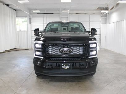 New 2026 Ford F250 Lariat w/ Black Appearance Package