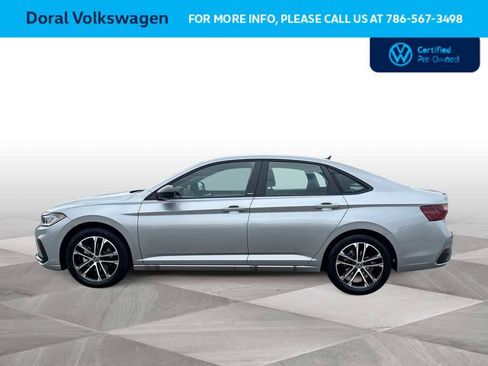 Used 2025 Volkswagen Jetta Sport image 5