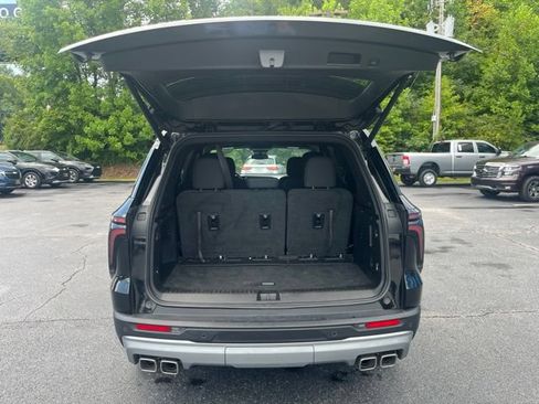 Used 2024 Chevrolet Traverse LT AWD/4WD image 18