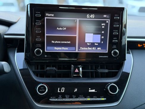 Used 2021 Toyota Corolla LE image 34