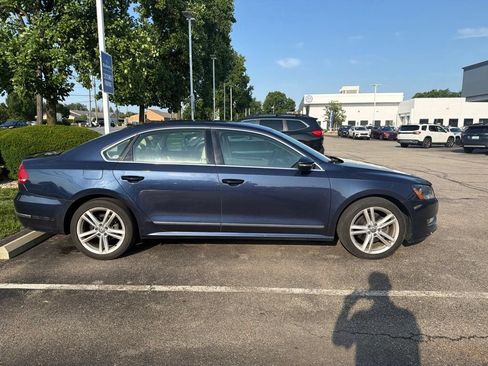 Used 2012 Volkswagen Passat TDI SEL Premium FWD image 3