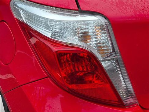 Used 2014 Toyota Yaris L FWD image 14