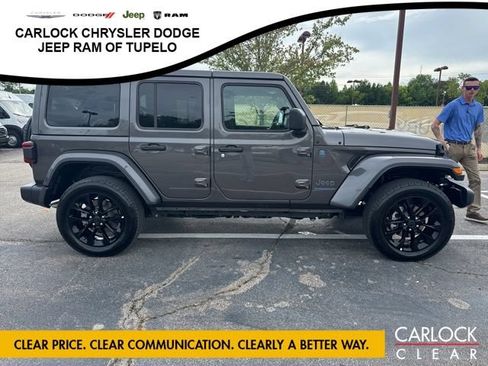 Used 2025 Jeep Wrangler Unlimited Sahara w/ Safety Group AWD/4WD image 5