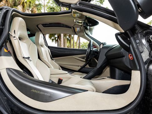 Used 2018 McLaren 720S Luxury RWD image 51