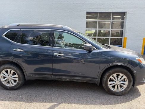 Used 2016 Nissan Rogue SV AWD/4WD image 9