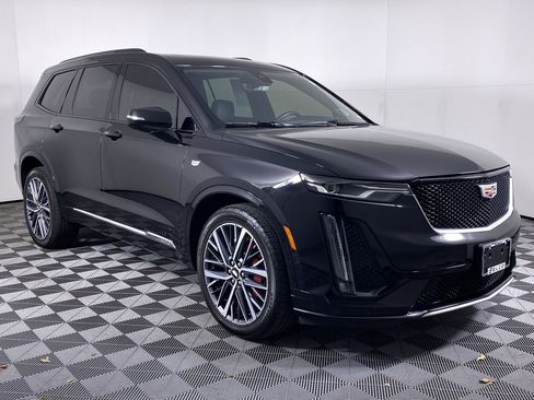 Certified 2024 Cadillac XT6 Sport w/ Technology Package AWD/4WD image 42