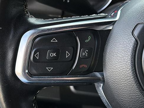 Used 2022 Jeep Wrangler Unlimited Sahara w/ Cold Weather Group image 17