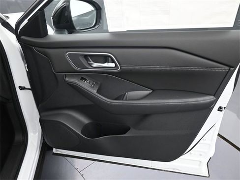 New 2025 Nissan Rogue Platinum w/ Platinum Premium Package image 33