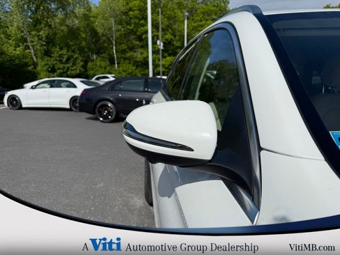 Used 2021 Mercedes-Benz GLC 300 4MATIC image 11