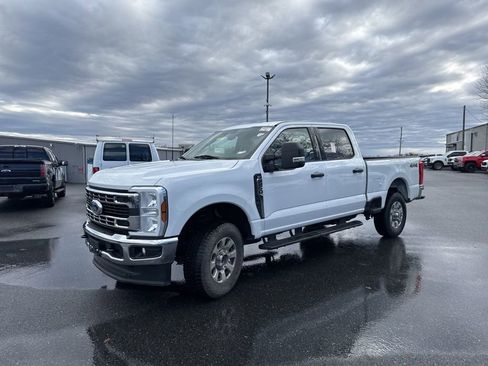 Used 2024 Ford F250 XLT image 3