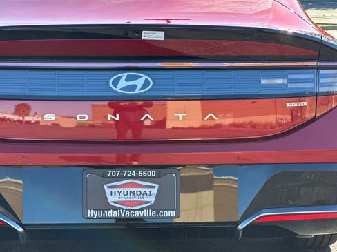 New 2025 Hyundai Sonata Limited image 9