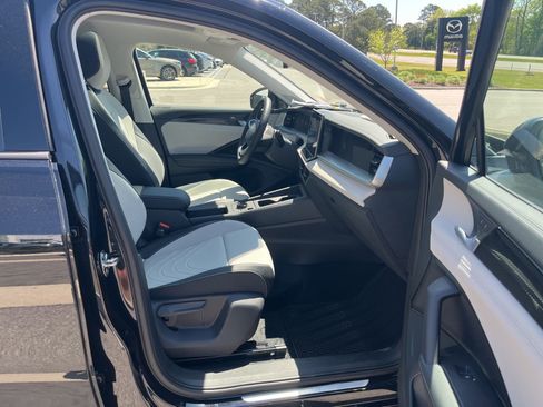 New 2026 Volkswagen Tiguan SE image 29