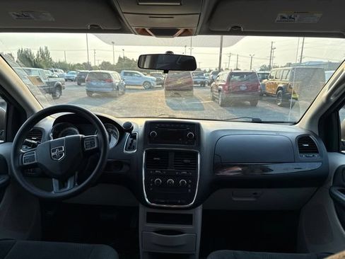 Used 2014 Dodge Grand Caravan American Value Package FWD image 14