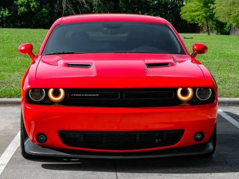 Used 2016 Dodge Challenger R/T Scat Pack RWD image 9