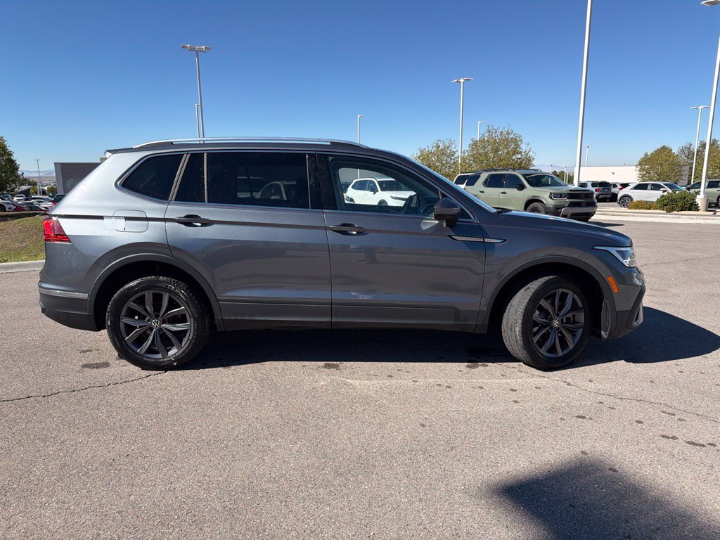 Used 2022 Volkswagen Tiguan SE AWD/4WD image 4