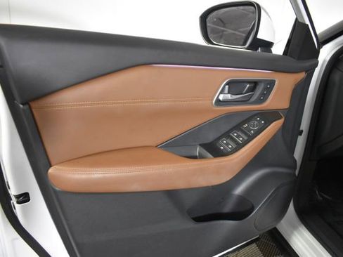 Certified 2025 Nissan Rogue Platinum AWD/4WD image 7