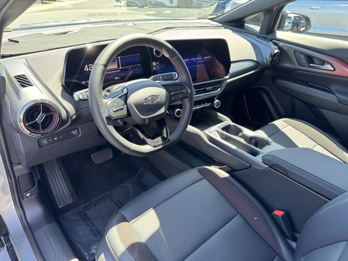 Used 2025 Chevrolet Equinox EV RS image 19