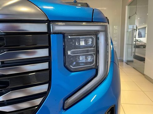 Used 2024 GMC Sierra 1500 AT4 w/ Technology Package AWD/4WD image 17