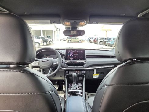 New 2026 Jeep Compass Latitude image 21