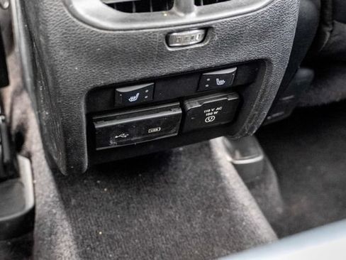 Used 2019 Jeep Cherokee Overland w/ Technology Group AWD/4WD image 57