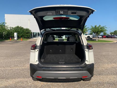Used 2023 Nissan Rogue SV FWD image 7
