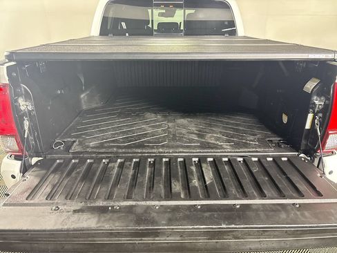 Used 2019 Toyota Tacoma TRD Off-Road w/ Technology Package AWD/4WD image 20