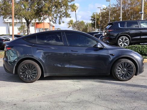 Used 2024 Tesla Model Y Long Range image 18