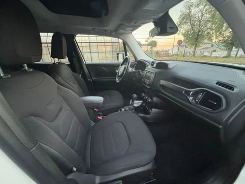 Used 2017 Jeep Renegade Altitude image 24