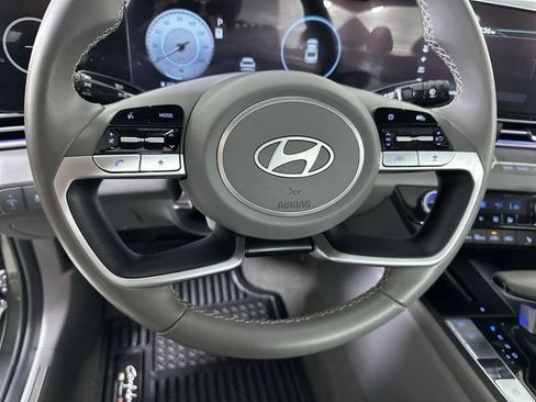 Used 2024 Hyundai Elantra SEL w/ Convenience Package FWD image 11