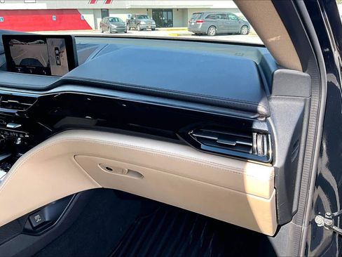 Used 2023 Acura MDX SH-AWD w/ Advance Package image 19