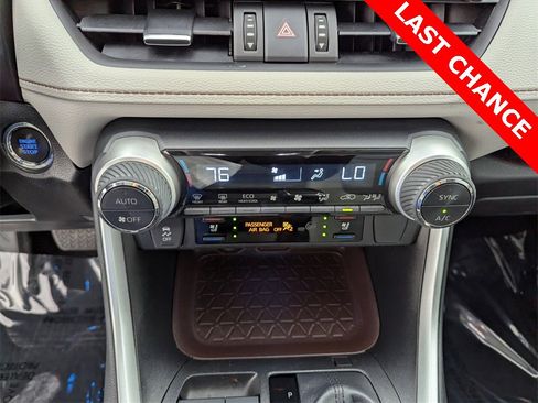 Used 2022 Toyota RAV4 Limited image 23