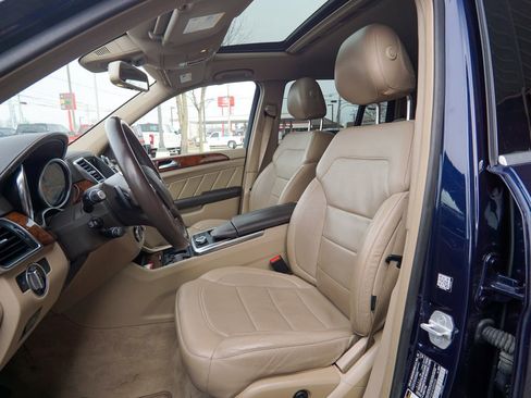 Used 2015 Mercedes-Benz GL 450 4MATIC image 23