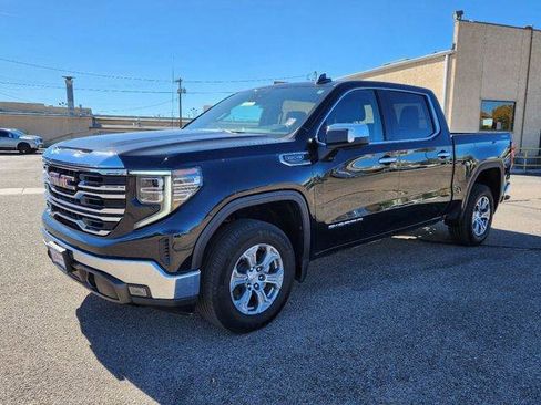 Used 2024 GMC Sierra 1500 SLT AWD/4WD image 4