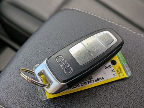 Used 2023 Audi Q4 e-tron Premium Plus w/ Premium Plus image 31