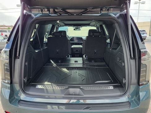 New 2026 Chevrolet Suburban RST image 12