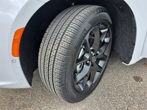 New 2026 Chrysler Pacifica Limited w/ Uconnect Theater Family Group image 36