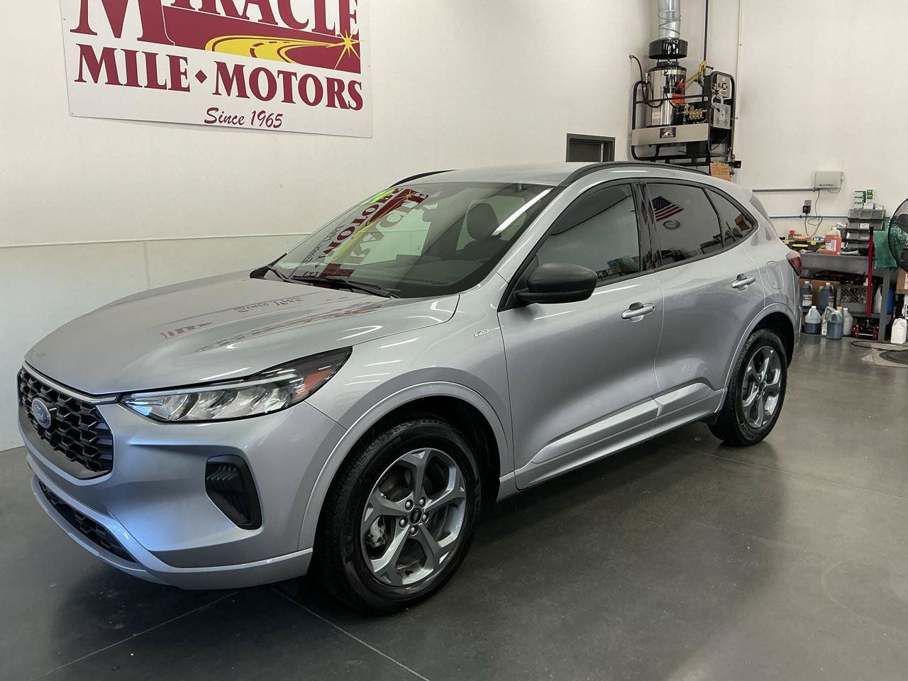 Used 2024 Ford Escape ST-Line w/ Tech Pack #1 AWD/4WD image 3