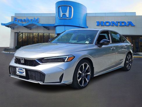 Used 2025 Honda Civic Sport Touring image 3