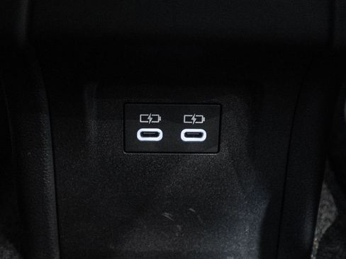 Certified 2025 Toyota Prius XLE image 31